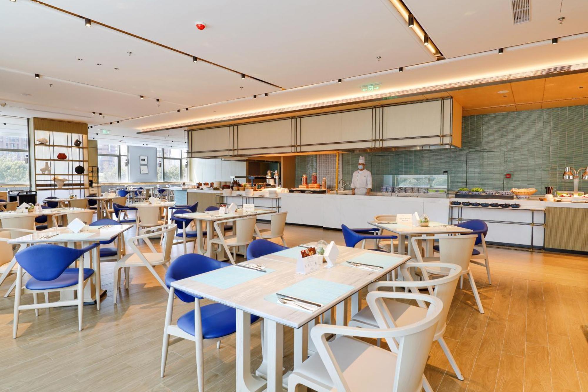 Shanghai Marriott Hotel Pudong East - Only A 30 Minute Drive From Disney Экстерьер фото