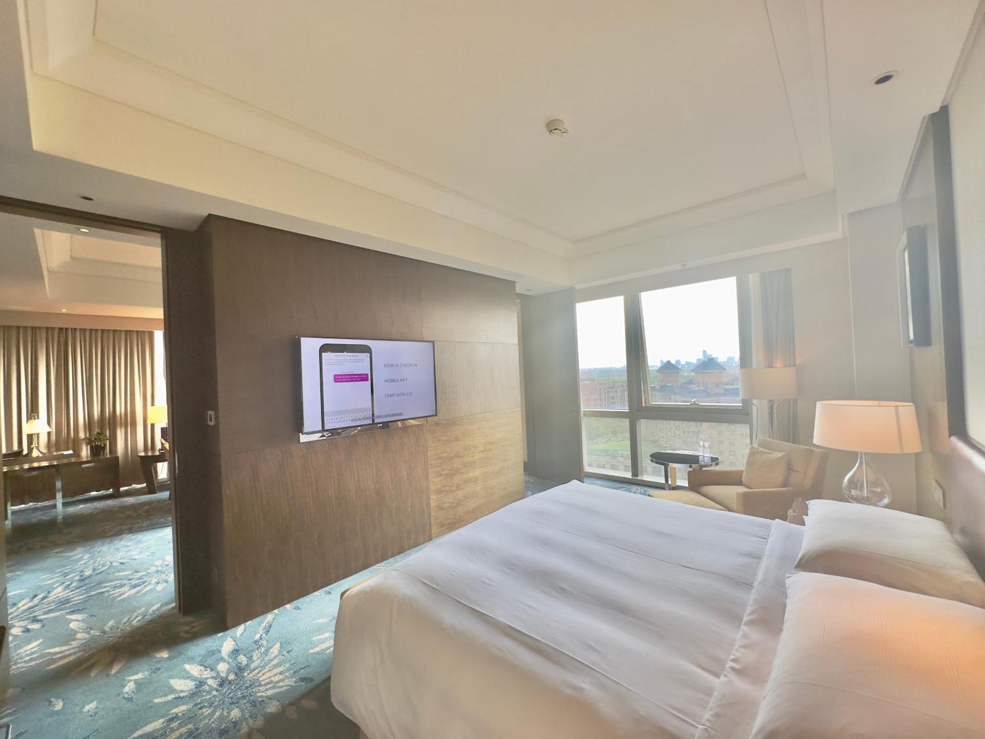 Shanghai Marriott Hotel Pudong East - Only A 30 Minute Drive From Disney Экстерьер фото