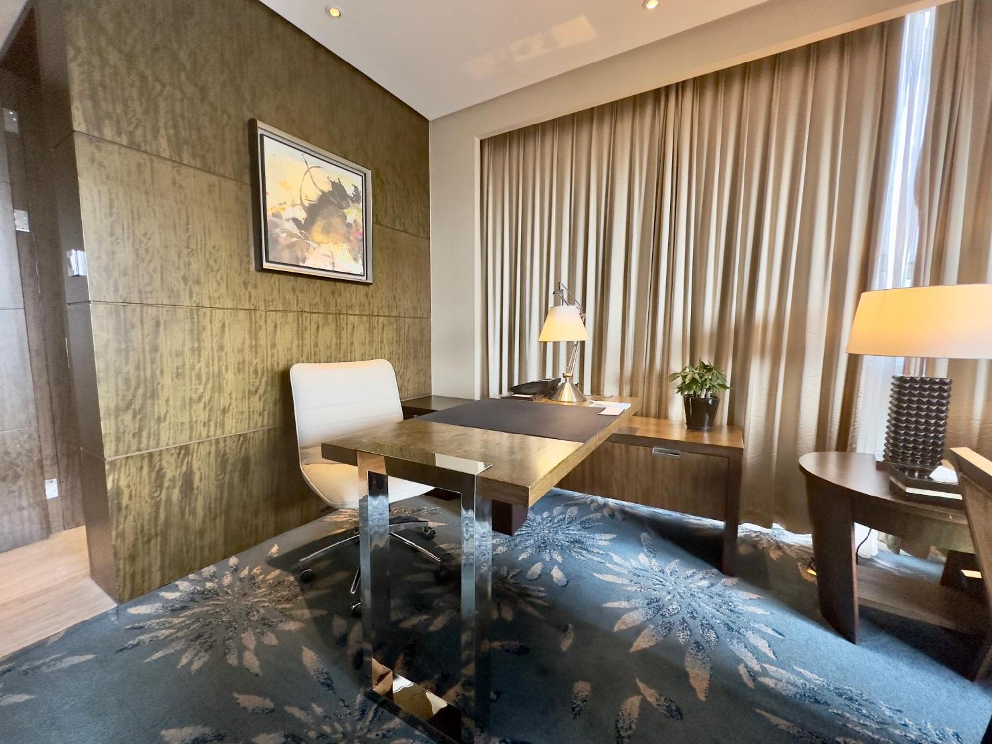Shanghai Marriott Hotel Pudong East - Only A 30 Minute Drive From Disney Экстерьер фото