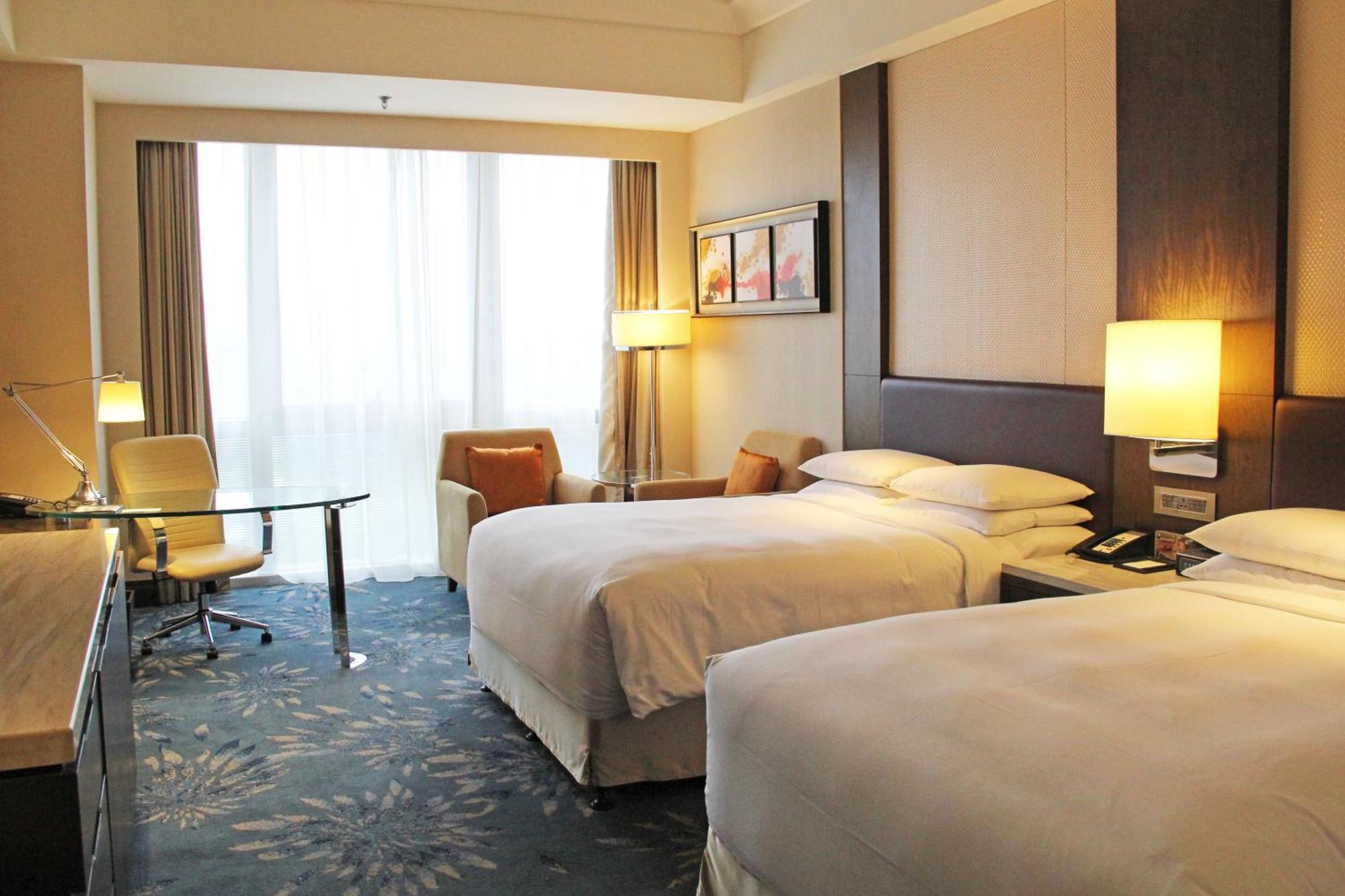 Shanghai Marriott Hotel Pudong East - Only A 30 Minute Drive From Disney Экстерьер фото