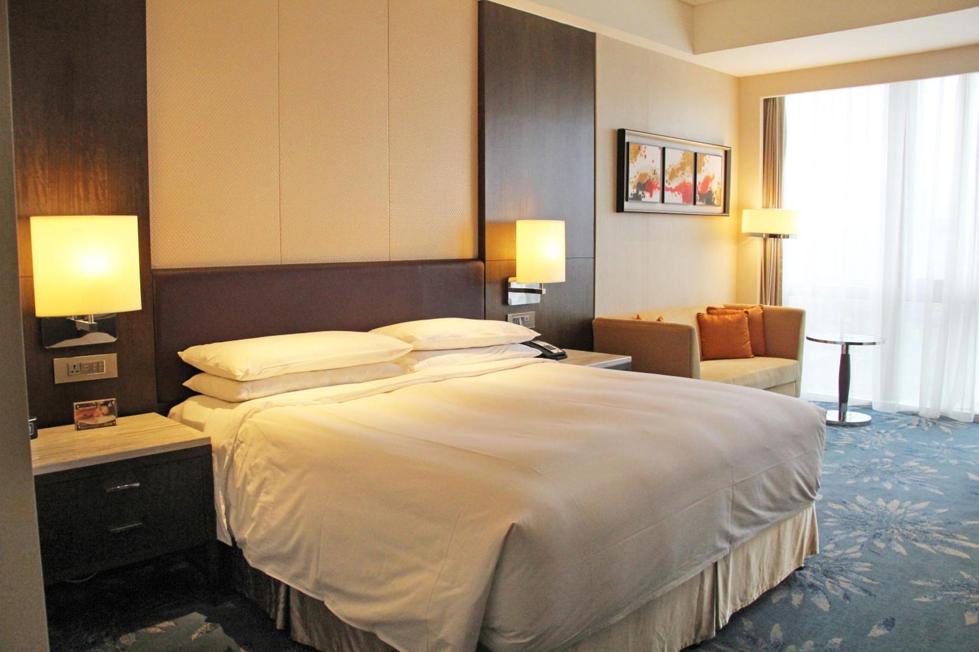 Shanghai Marriott Hotel Pudong East - Only A 30 Minute Drive From Disney Экстерьер фото