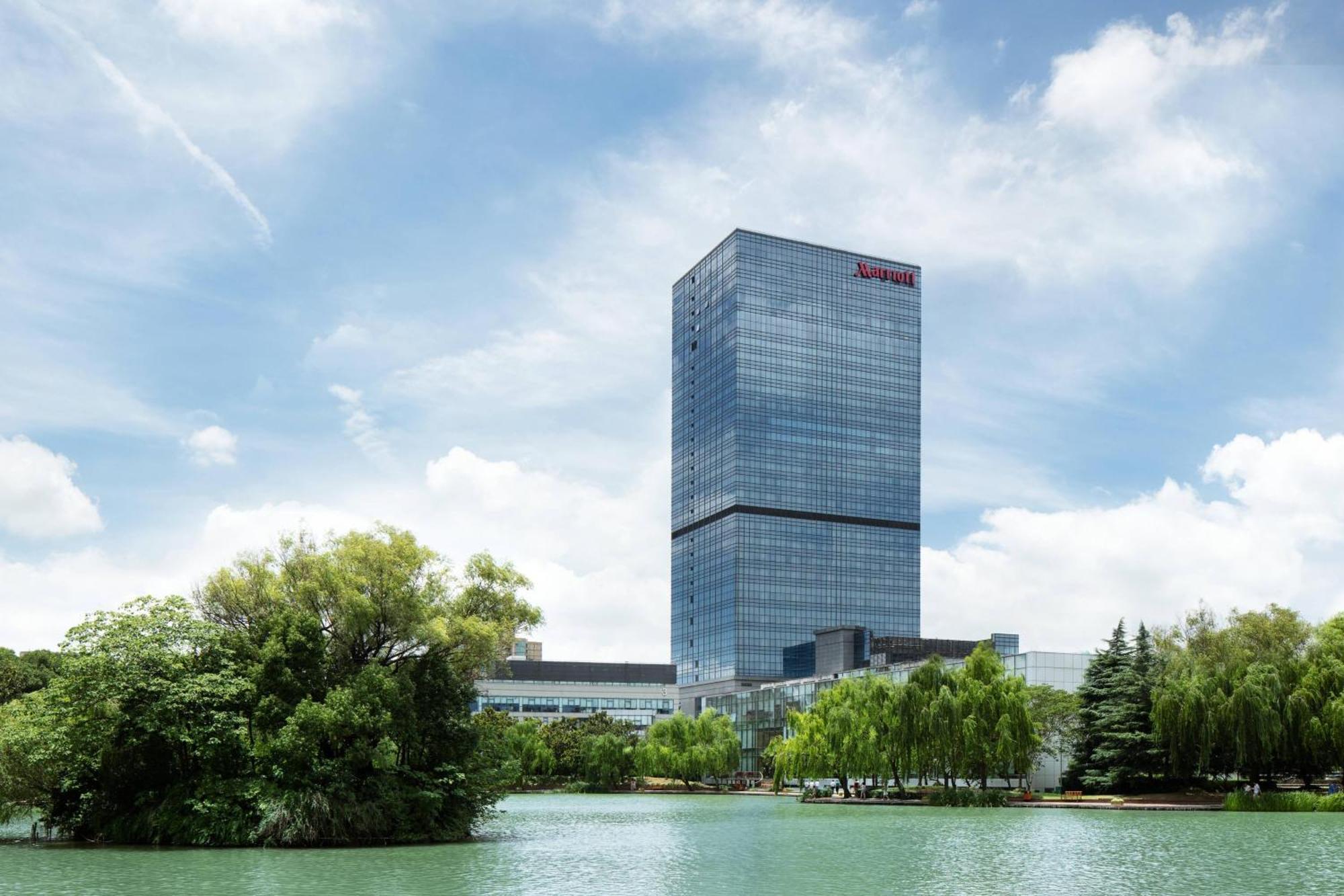 Shanghai Marriott Hotel Pudong East - Only A 30 Minute Drive From Disney Экстерьер фото