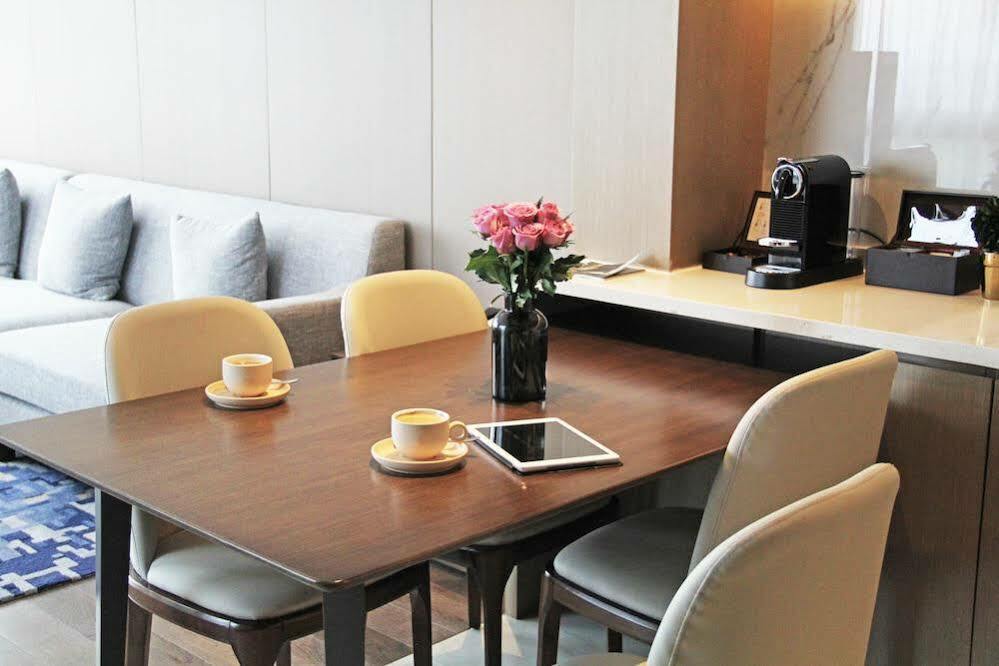 Shanghai Marriott Hotel Pudong East - Only A 30 Minute Drive From Disney Экстерьер фото